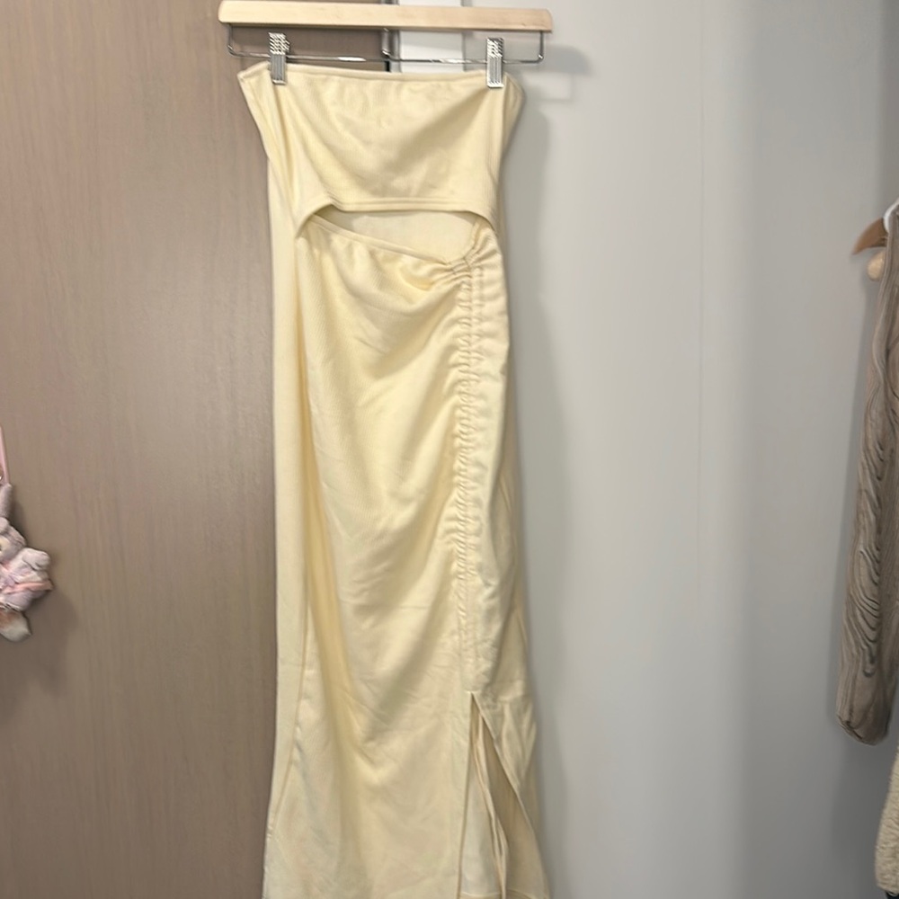 Elegant Cream Strapless Dress